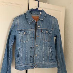 Levi’s Denim Jacket SIZE XS/S